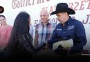 Rodrigo Ureño entrega uniformes en telesecundaria jerezana