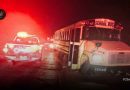 Tractor y autobús escolar chocan en la autopista Zacatecas-Aguascalientes