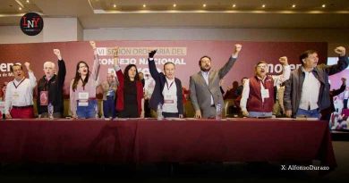 Morena frena el paso a Saúl Monreal Morena frena el paso a Saúl Monreal